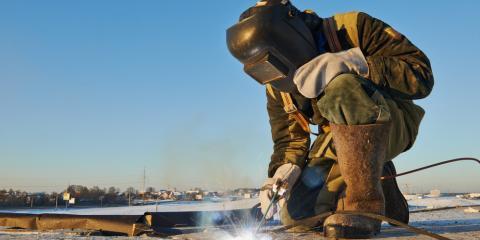 Image fo a welder in Hawaii