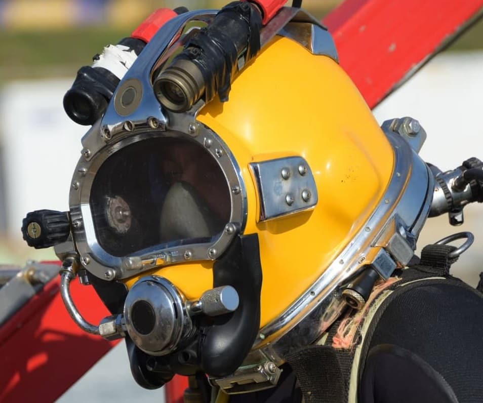 Modern commercial diving helmet