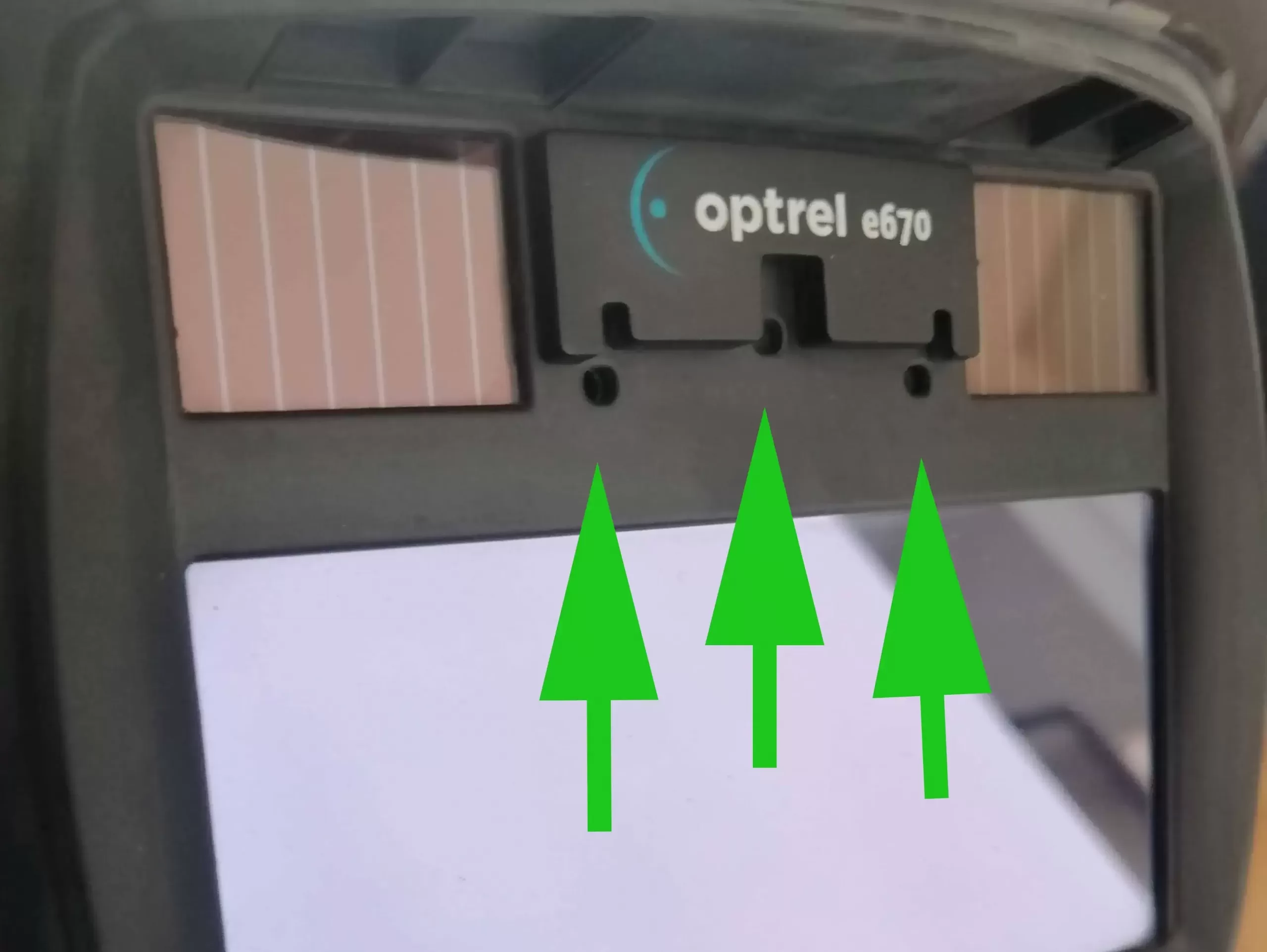 Optrels e670 three arc sensors on top od ADF and in between solar cells