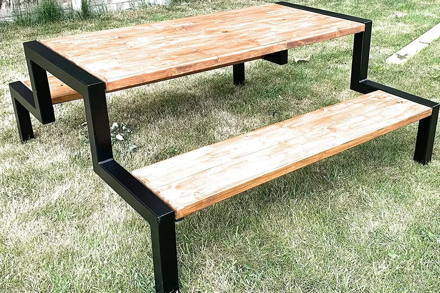 DIY Modern Outdoor Table made from square tubes and wood, version 2