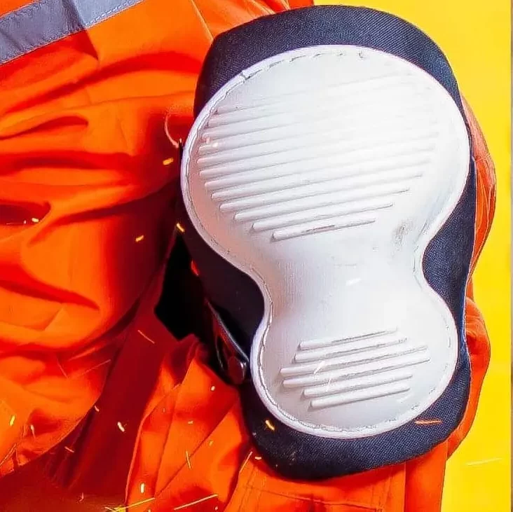 Simple knee pads that welders can use