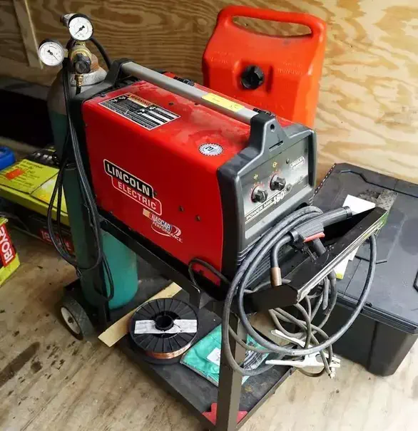 image of lincoln powermig 180c on the welding cart