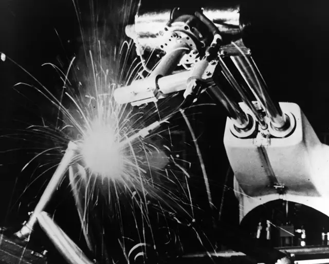 first-ever arc welding robot