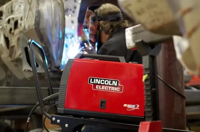 image of  lincoln 180 at work