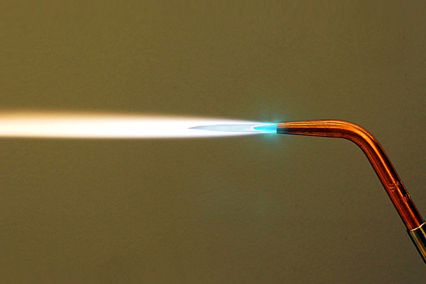 Image of a Carburizing Flame and its characteristics. 