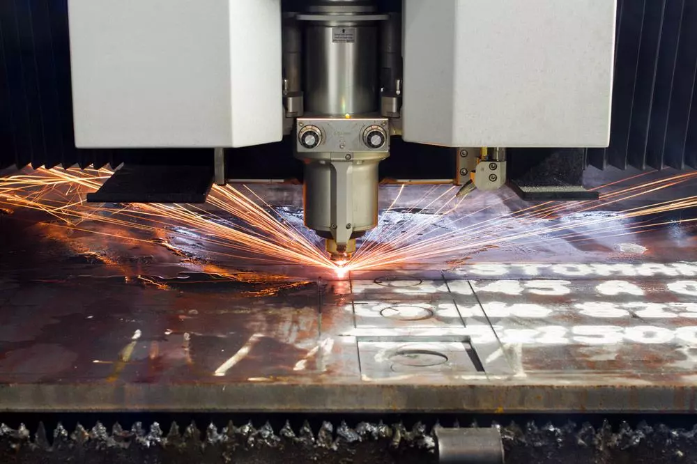 co2 cutting laser